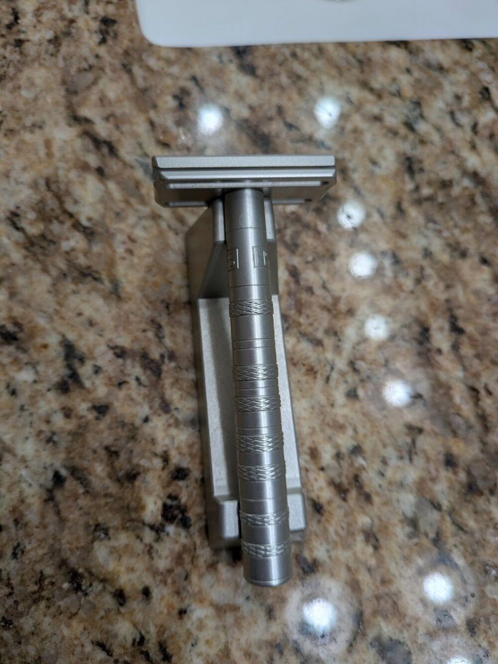 Henson AL13 Safety Razor & Stand